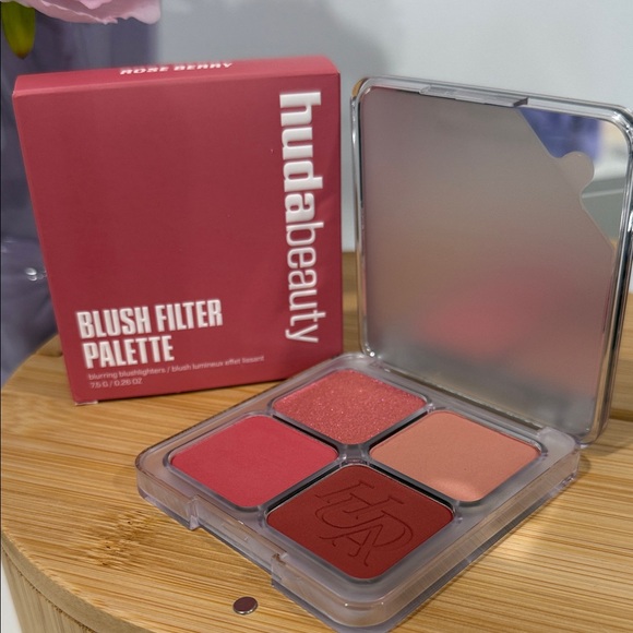 HUDA BEAUTY Other - HUDA BEAUTY Blush Filter Palette - Rose Berry